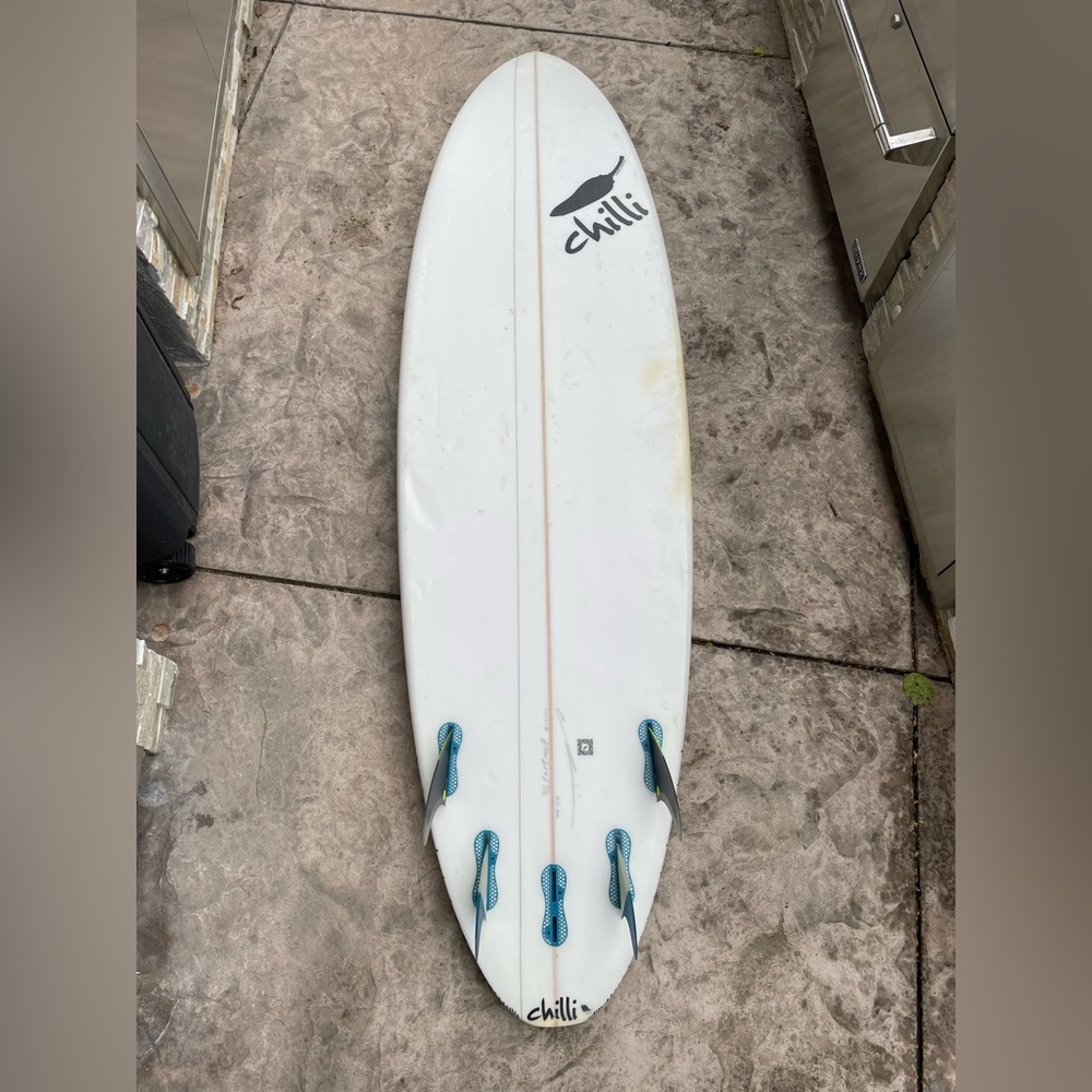Chilli Surfboard - Picture 3 of 3
